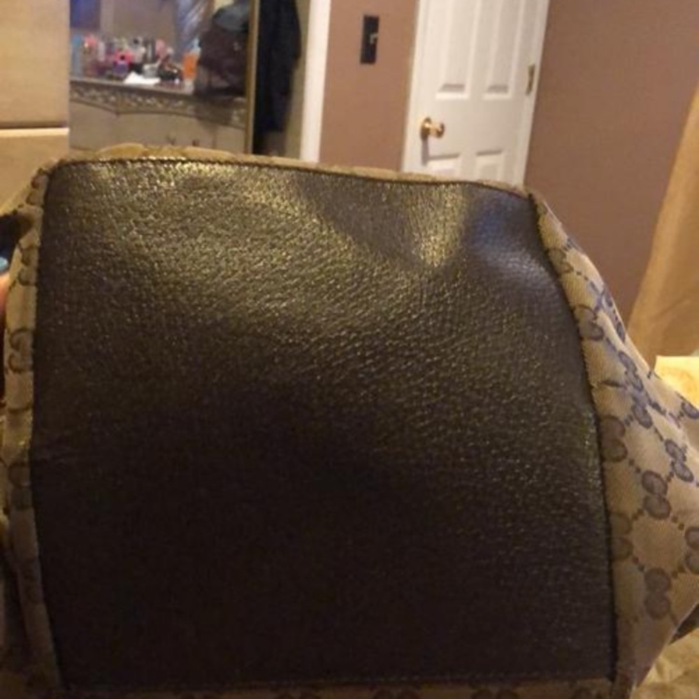 Authentic GUCCI MONOGRAM HAND BAG - Picture 4 of 4